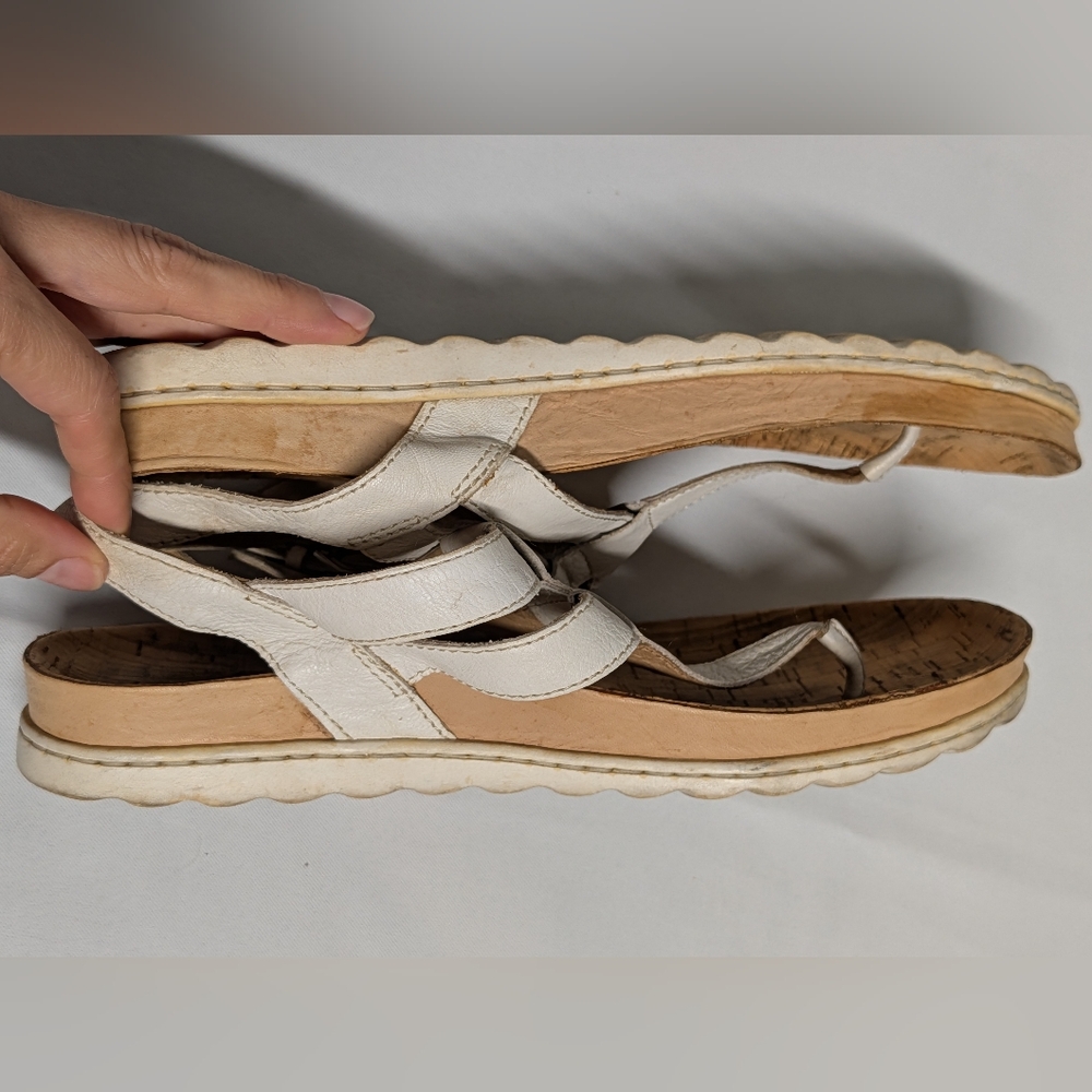 Born White Leather+ Cork Thong Sandals Size 9 - Picture 10 of 13